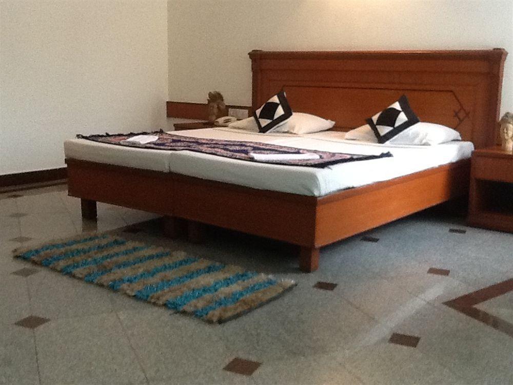 Hotel Kanishka Phg 벵갈루루 외부 사진