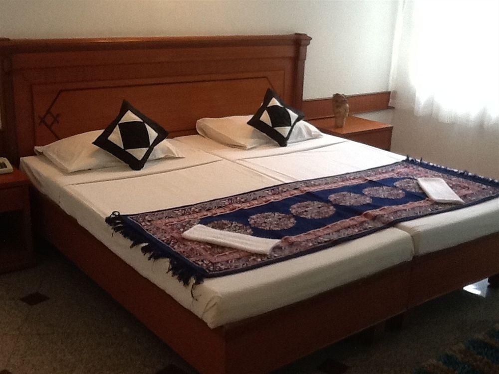 Hotel Kanishka Phg 벵갈루루 외부 사진