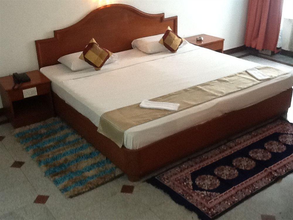 Hotel Kanishka Phg 벵갈루루 외부 사진